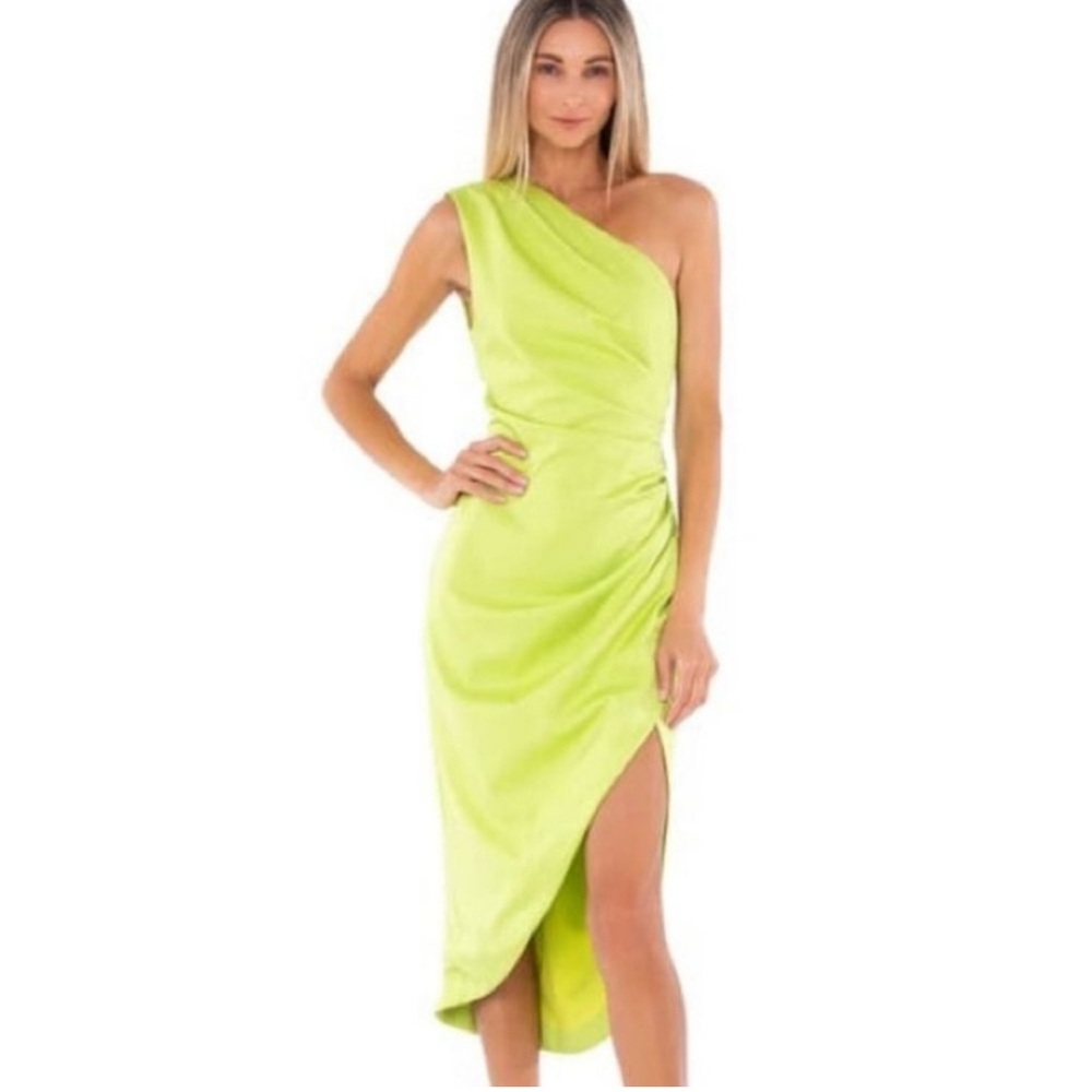 New! Elliatt Cassini Asymmetric Satin Mini Sheath
Dress‎ Chartreuse Lime Sz XS